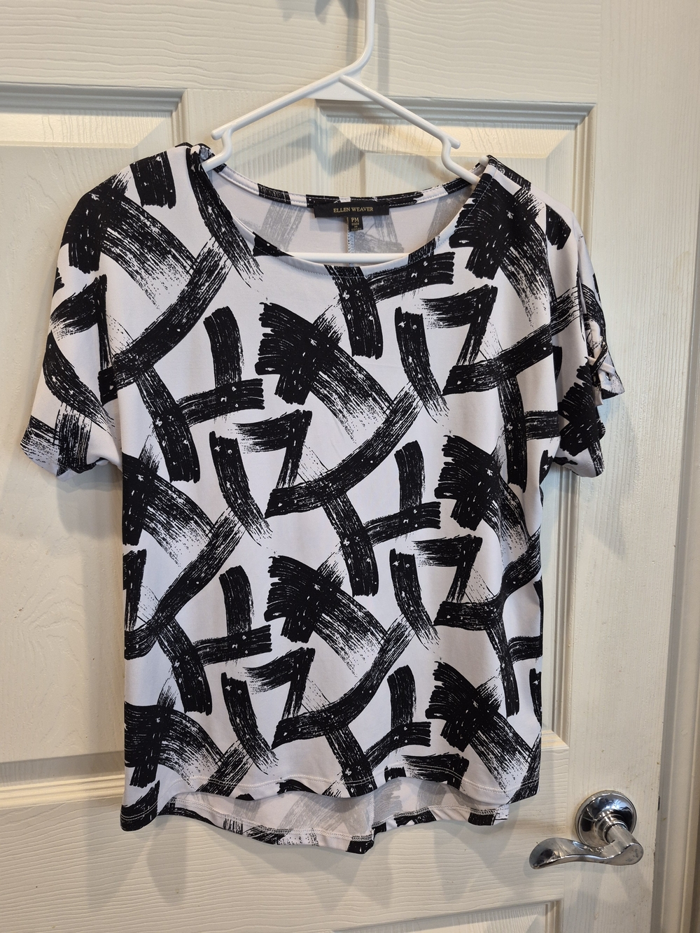 Ellen Wylder Black & White Brushstroke Short Sleeve Top
